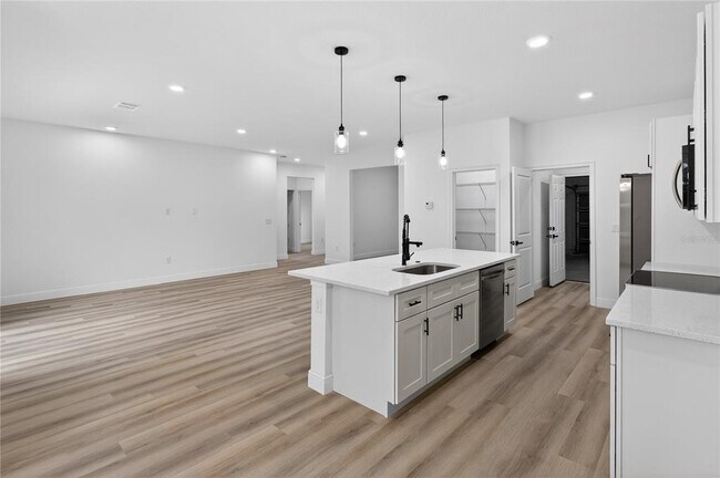 Building Photo - 15028 SW 25th Cir