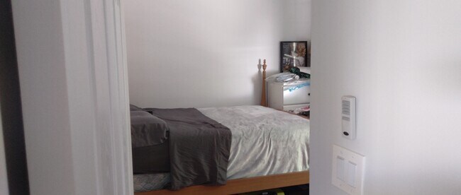 Building Photo - 98 Mearns Ave