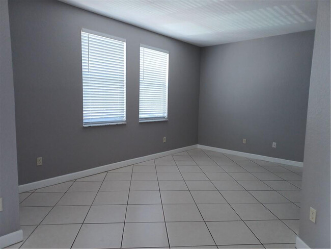 Building Photo - 4321 SW 160th Ave