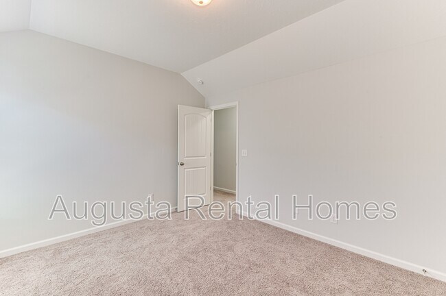 Building Photo - 2562 Inverness Dr