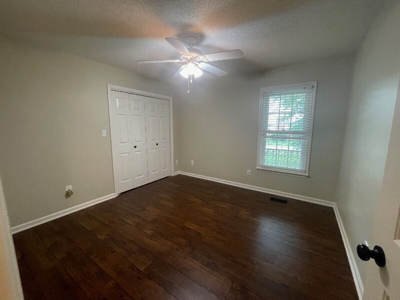 Building Photo - 1400 Courtland Dr