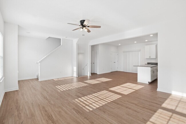 Building Photo - 119 Red Willow Dr