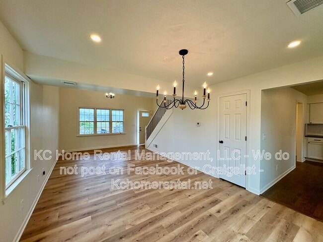 Building Photo - 307 E Main St