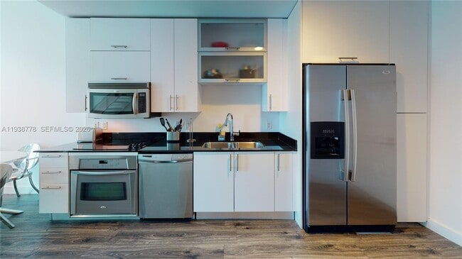 Building Photo - 60 SW 13th St