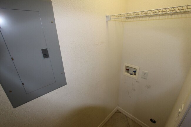 Building Photo - Spacious 2BR Summit Park Condo | Private Balcony + Second-Floor Living