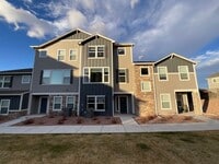 Building Photo - 4 Bedroom Townhome Available Near Tutt Blvd & E Woodmen Rd