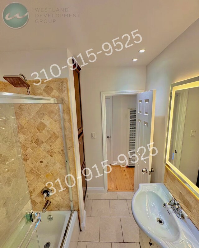 Building Photo - 3166 S Barrington Ave