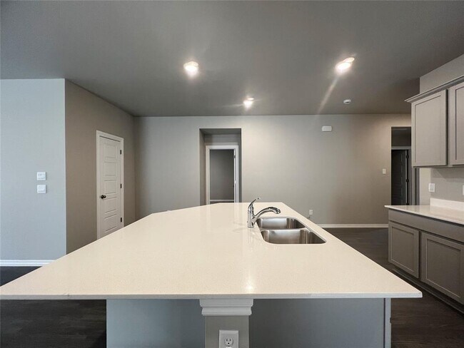 Building Photo - 2745 Dennis Dr