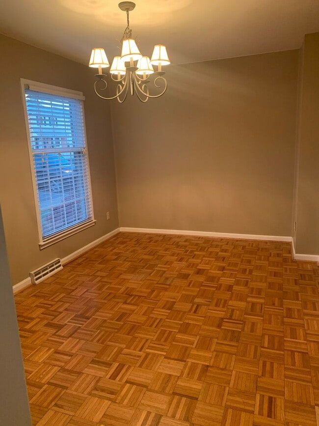 Building Photo - Upcoming Spacious End Unit in Francisco Place!