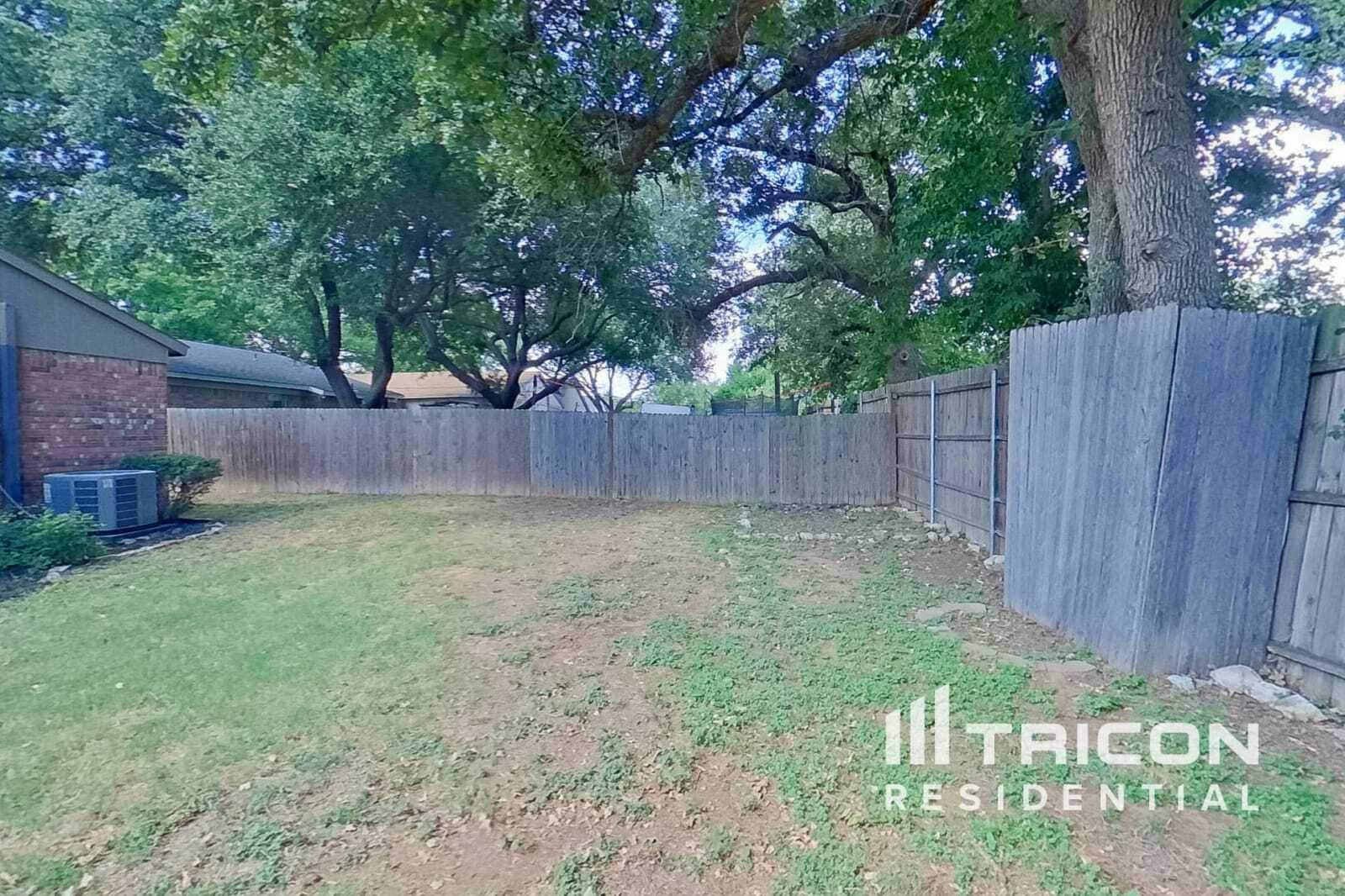 Building Photo - 4931 Darrow Ln