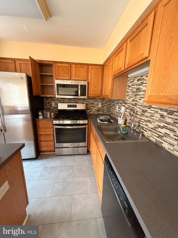 Building Photo - 20 Guilford Pl