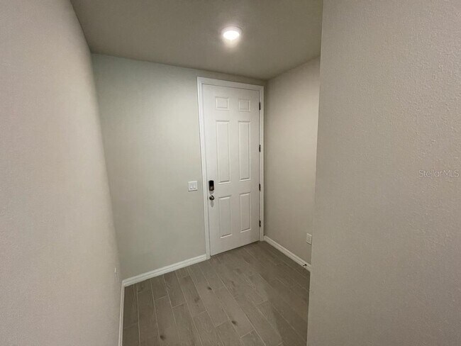 Building Photo - 418 Legacy Lp