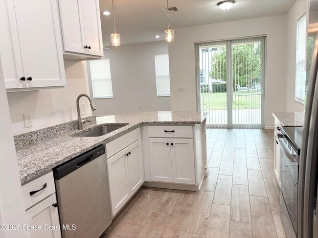 Building Photo - 1455 Isabella Dr