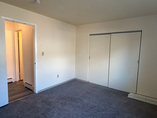 Building Photo - Updated 2 Bedroom Condo in Central Fort Collins - Available Now