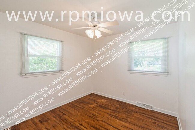 Building Photo - 1806 Larnard Dr