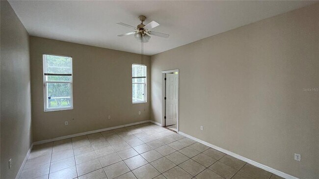Building Photo - 6214 White Clover Cir