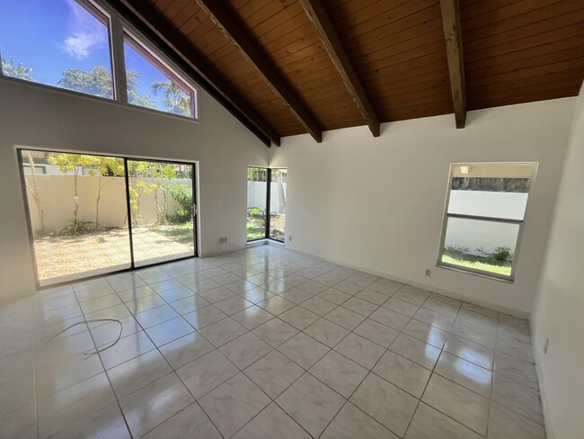 Building Photo - 6480 Contempo Ln