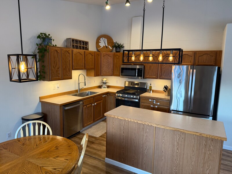 Building Photo - 583 Ocean Point Dr