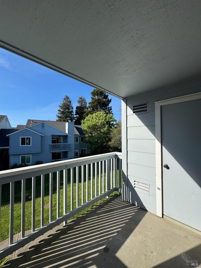 Building Photo - 511 Lighthouse Dr