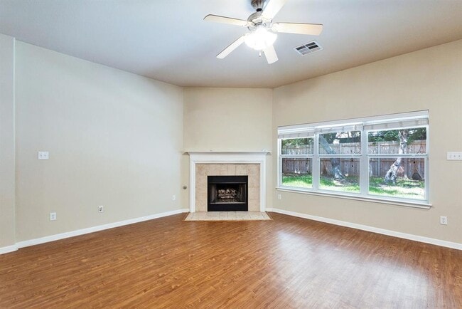 Building Photo - 507 King Eider Ln