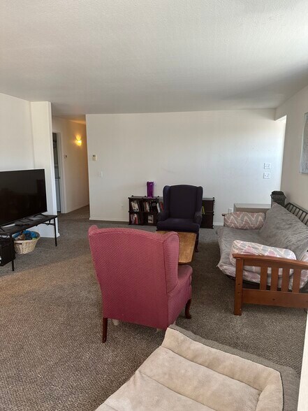 Building Photo - 1096 Longbow Ln