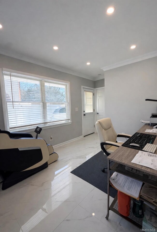 Building Photo - 56 Beverly Rd