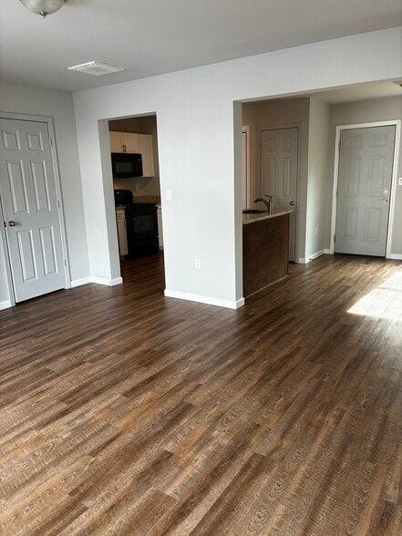 Building Photo - 61 Crabapple Rdg