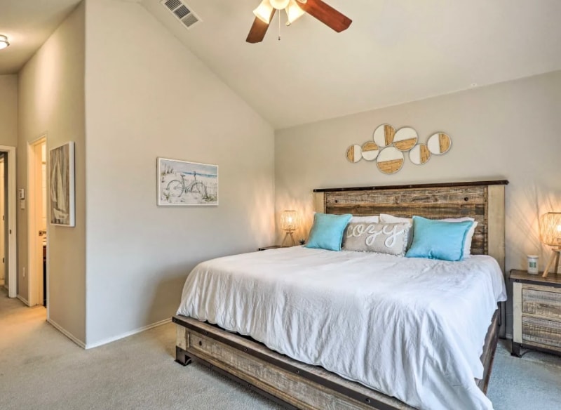 Building Photo - 20986 Waterside Dr