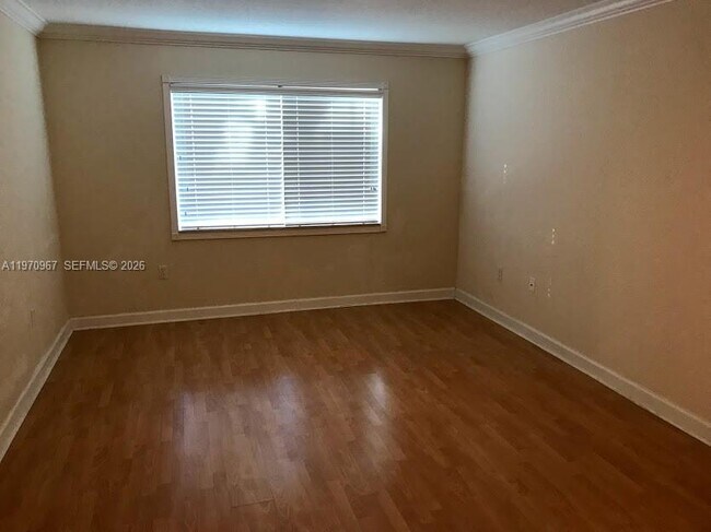 Building Photo - 151 NE 16th Ave