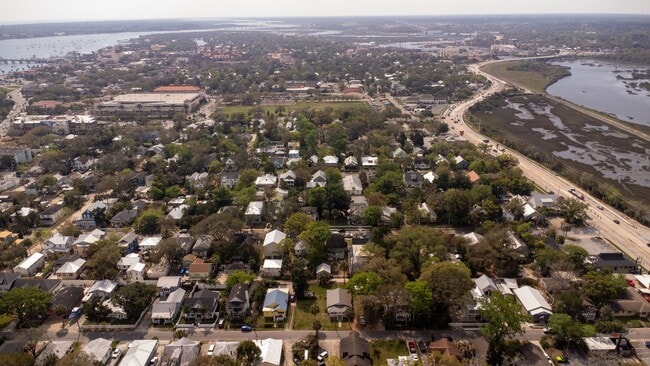Building Photo - 3/1.5 Downtown St. Augustine Home