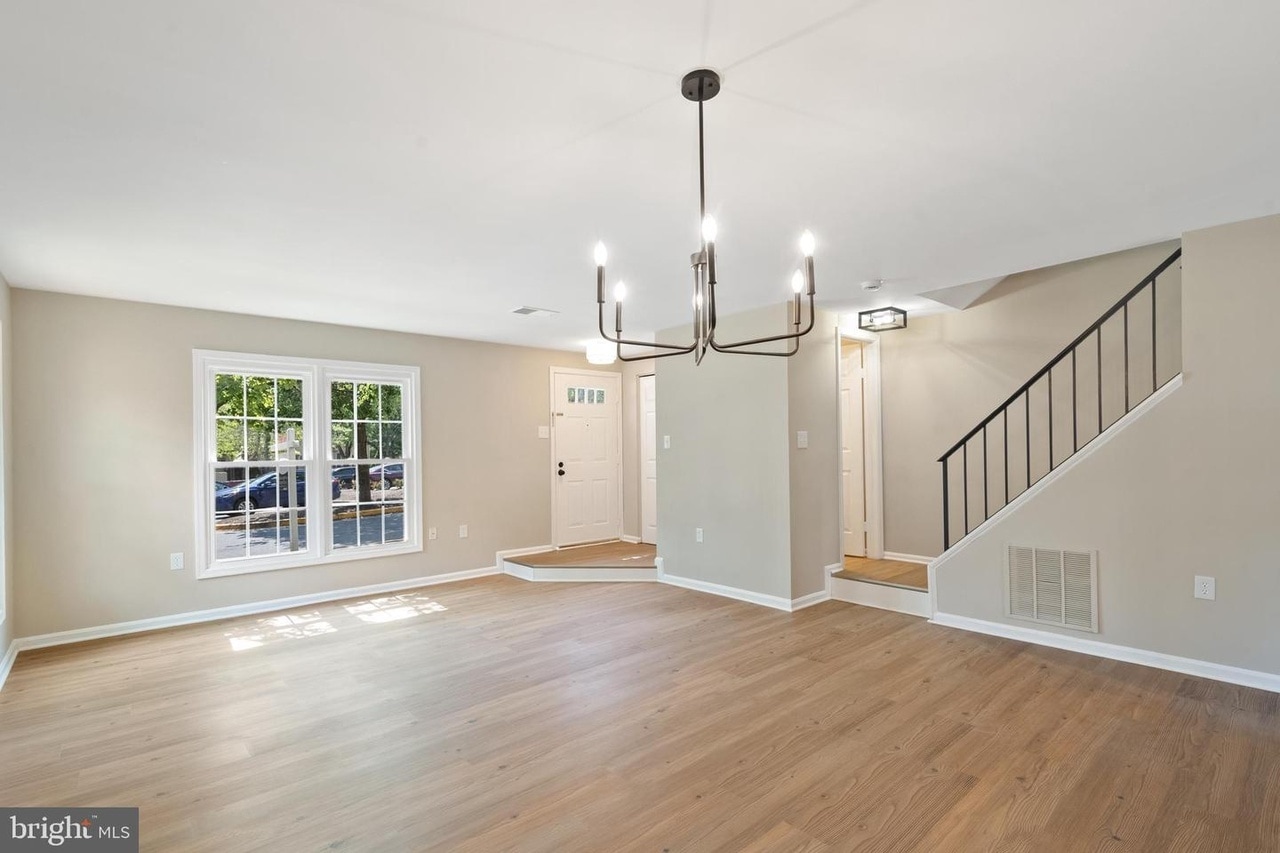 Building Photo - 7422 Barbados Ln