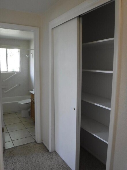 Upstairs bathroom with Linen Closet. - 1273 Moore st