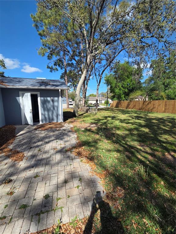 Building Photo - 9001 Spring Hill Dr