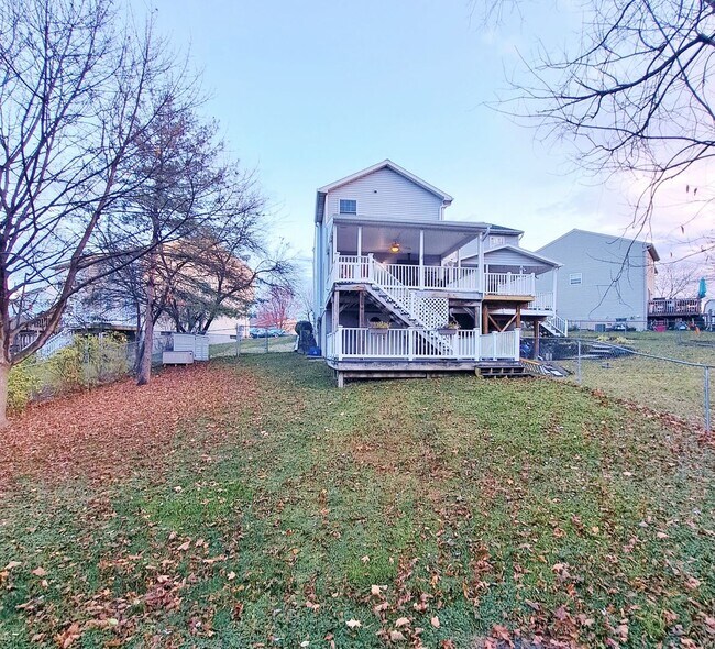 Building Photo - 417 Debbi Ct