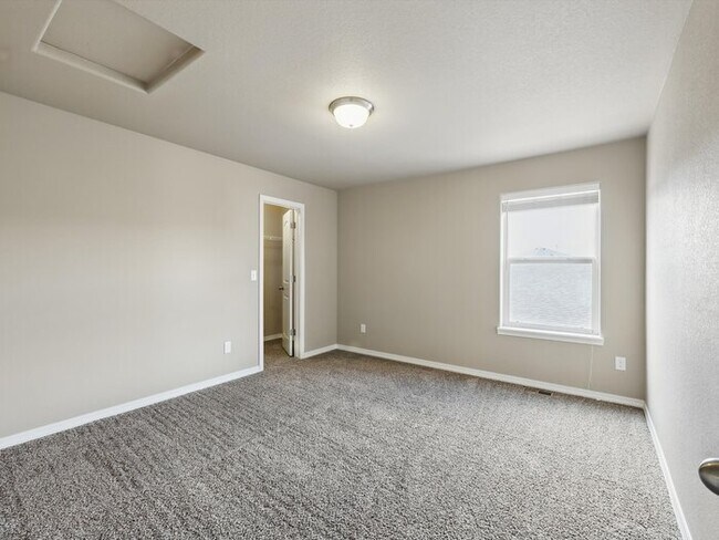 Building Photo - 8308 Needle Drop Ct
