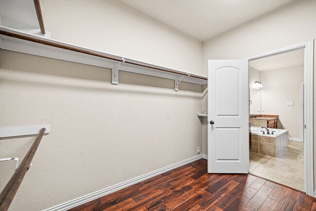 Building Photo - Bella Vista Rental - 5 Bedroom 3.5 bath!
