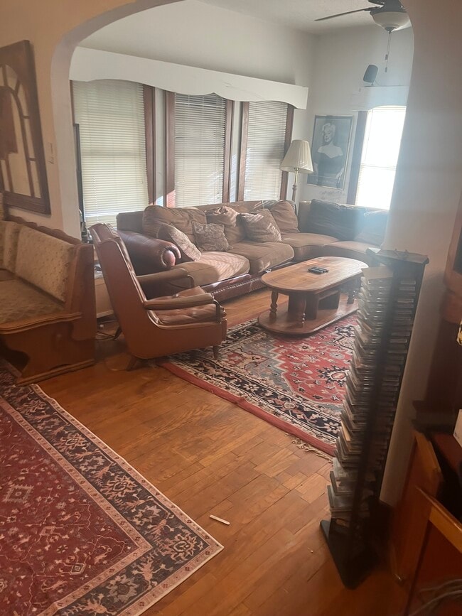 Building Photo - 2118 Elm St