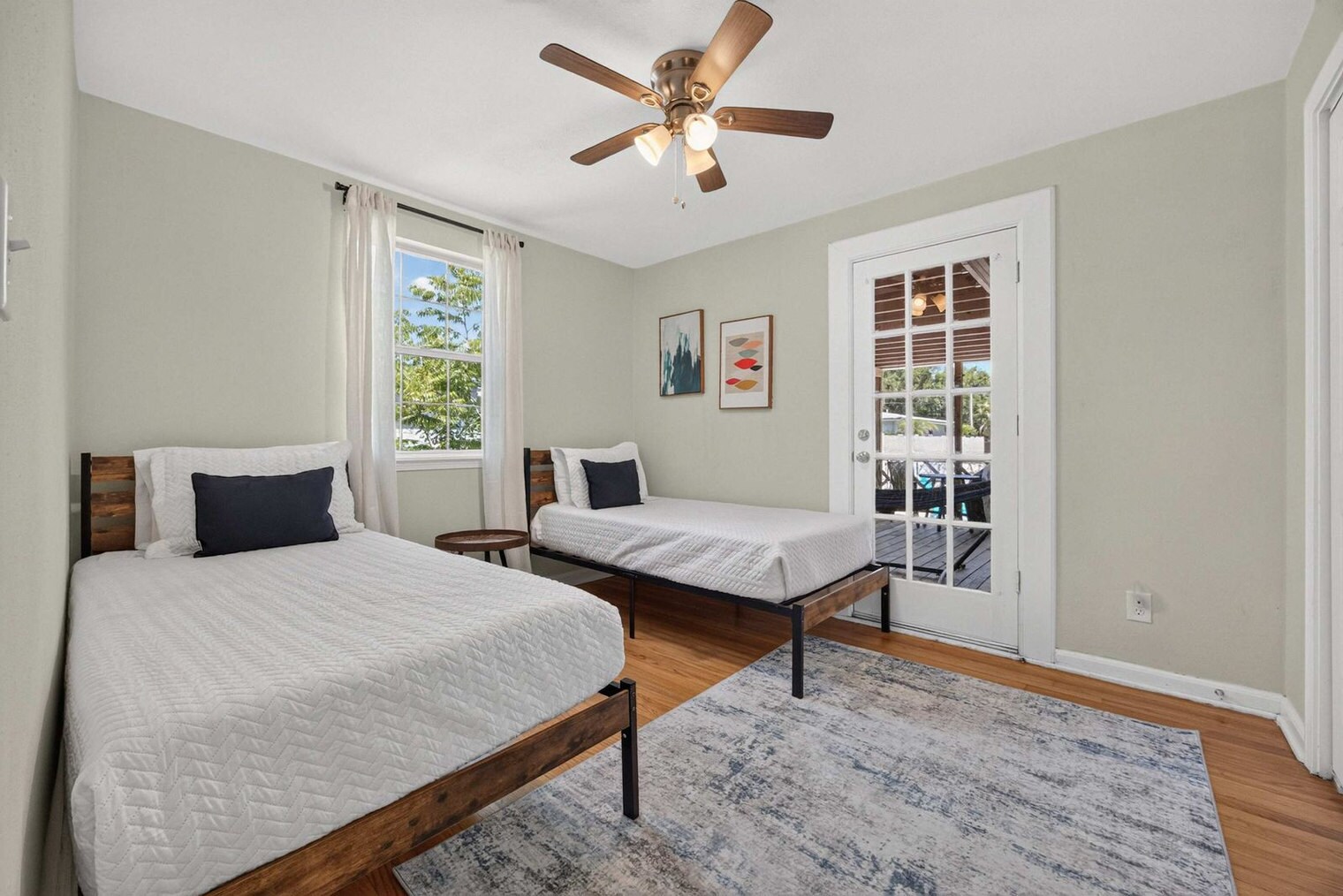 Building Photo - 8633 Emerald Isle Cir S