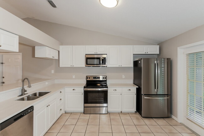 Building Photo - 8524 Queen Brooks Ct