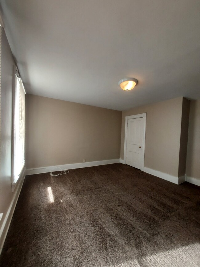 Building Photo - 70 Fairfield Ave