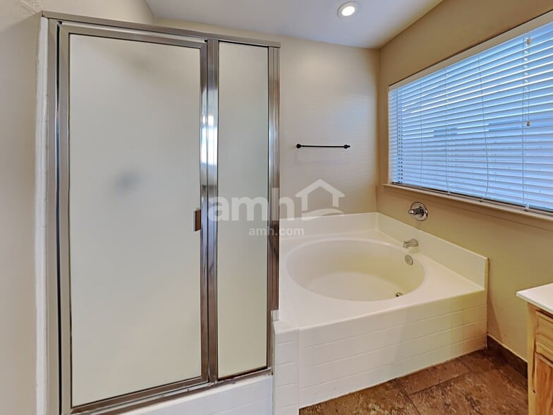 Building Photo - 12566 W Cheery Lynn Rd