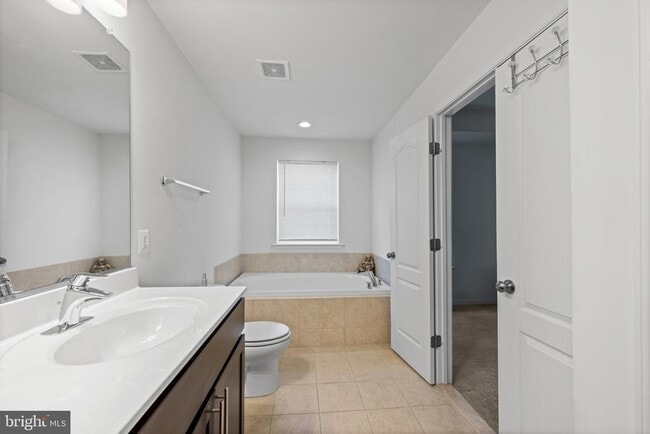 Building Photo - 10607 Meridian Hill Way
