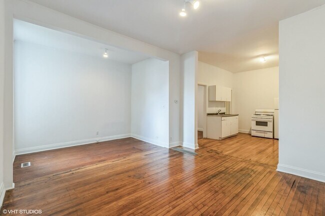 Building Photo - 1722 S Desplaines St