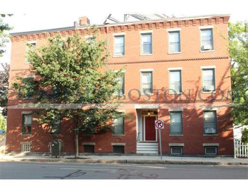 Building Photo - 268 River St