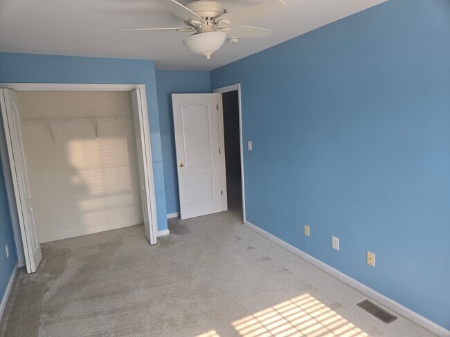 Building Photo - 123 Pumpkin Patch Ln