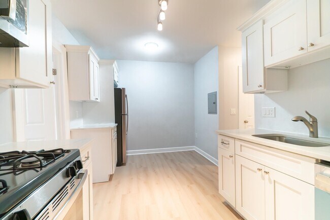 Building Photo - 331 79th St