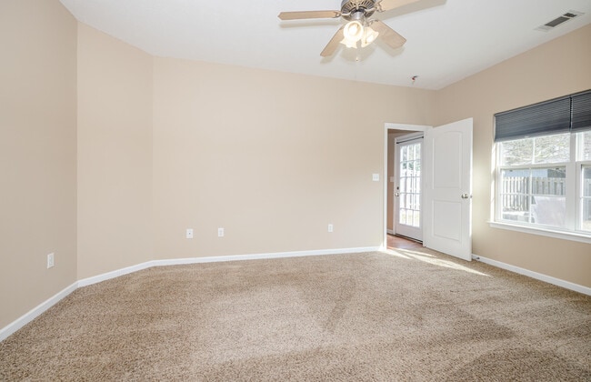 Building Photo - 528 Casey Ct