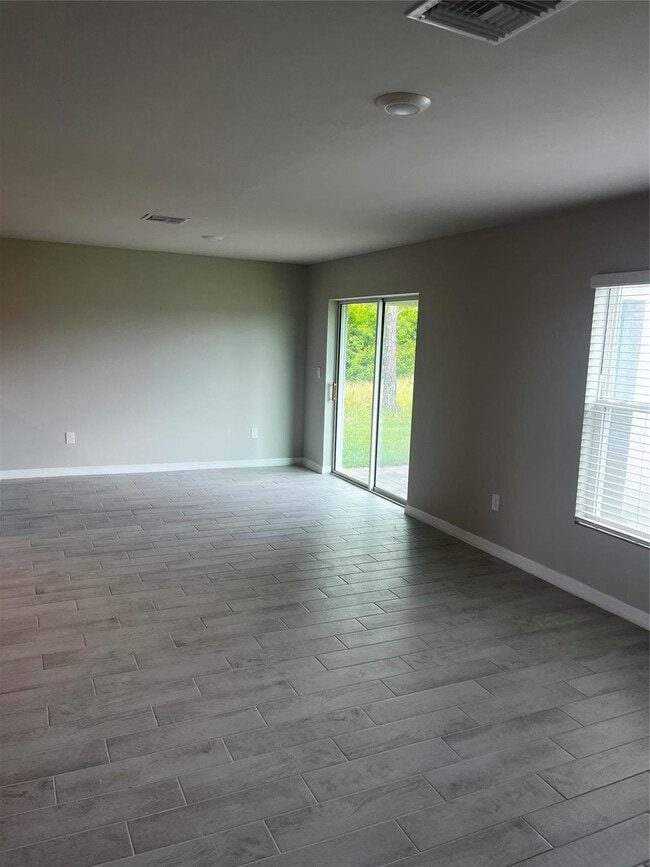 Building Photo - 4021 35th St SW