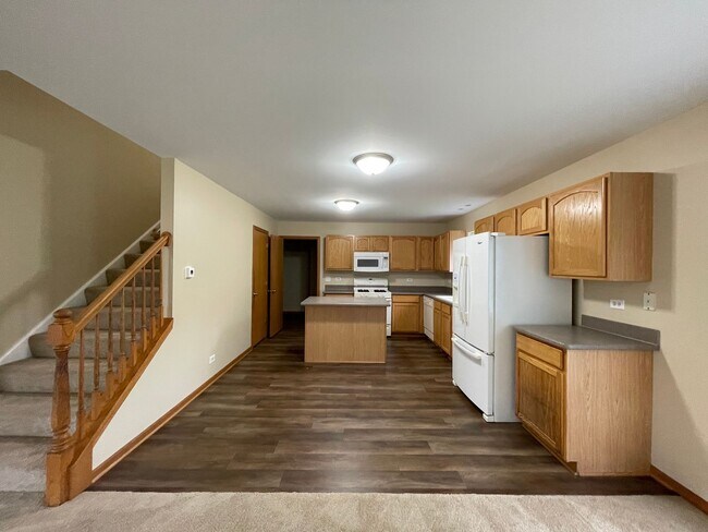 Building Photo - Single Family Home for Rent in Marengo! Available Mid August 2026!