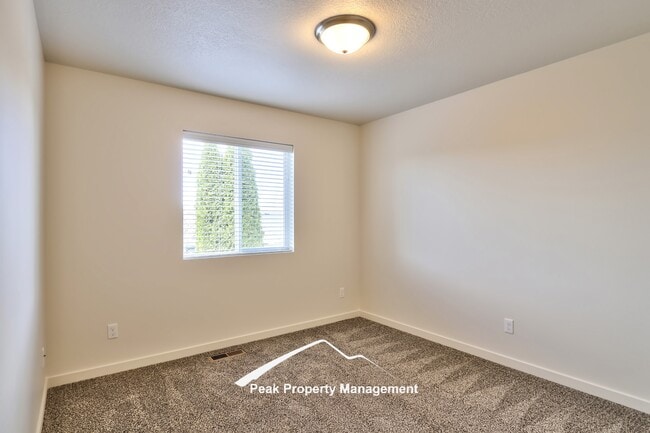 Building Photo - 76 S Drifter Loop